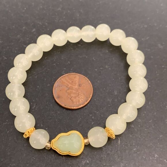 Asian-Style Men’s Green Beaded Healing Stretch Bracelet, Jade / Aventurine Look - Picture 6 of 7